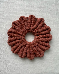 The Knotted Daisy Coaster