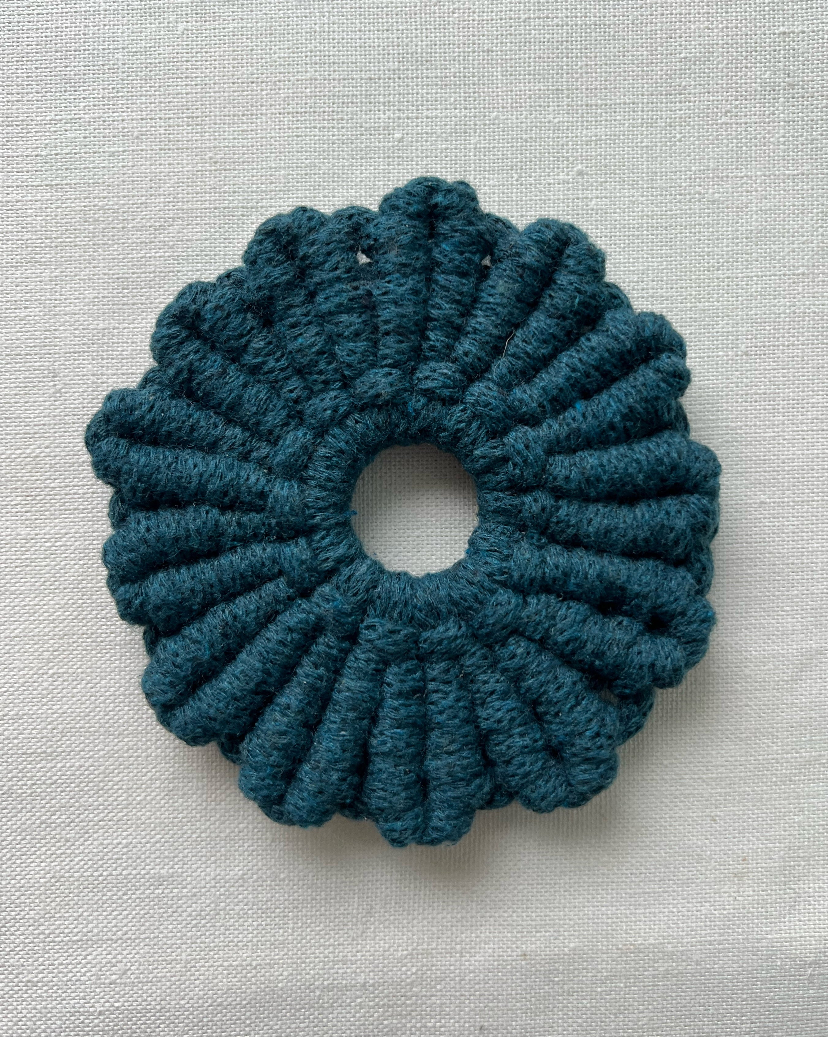 The Knotted Daisy Coaster